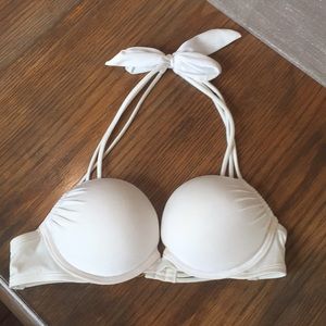 Victoria’s Secret bombshell bikini top